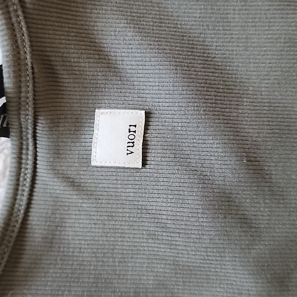 Vuori Sage Green Tank Top With Built In Bra - Picture 4 of 4